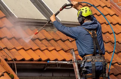 Démoussage et hydrofuge de toiture à Erches